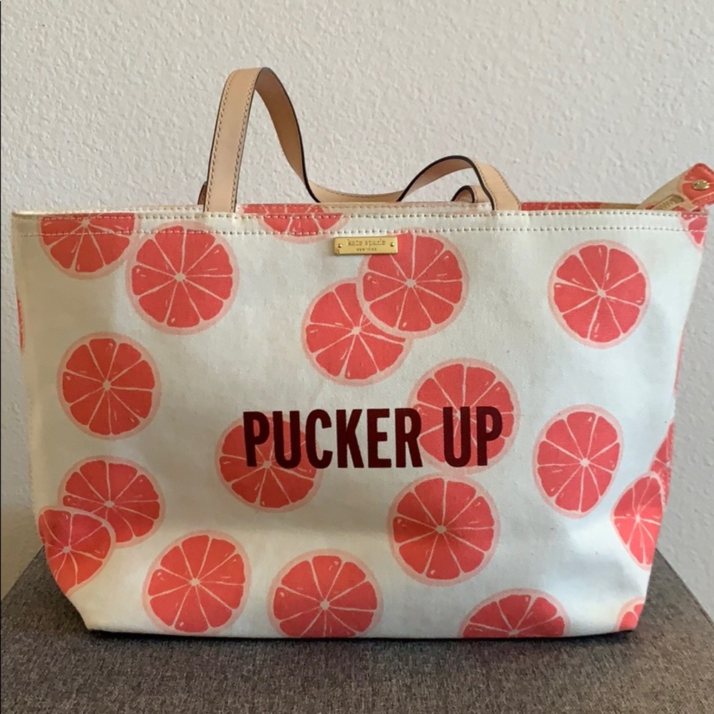 🍋Cute & Fun Kate Spade Handbag!! ♠️